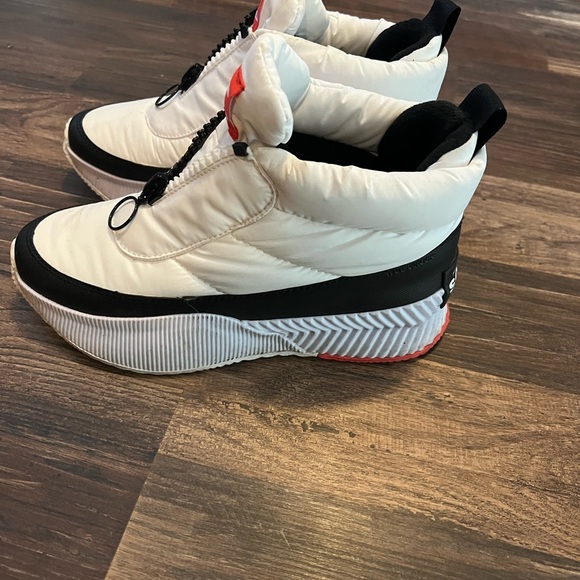 Sorel waterproof Out N About Sneaker - Picture 2 of 4